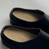 COMMONPLACE ESSENTIALS - Commonplace x Mckinlays Anderson slip on - Black