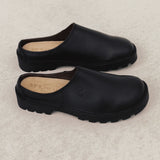 COMMONPLACE ESSENTIALS - Commonplace x Mckinlays Anderson slip on - Black